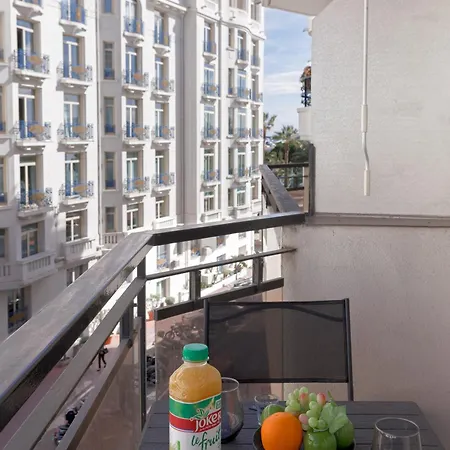L'unique Maubourg - Next Martinez - Terrasse Apartment
